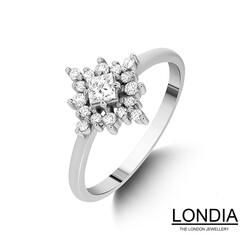 0.30 Karat Prenses Kesim Pırlanta Kenar Taşlı Tektaş Yüzük / 1112536 - Londia Jewellery