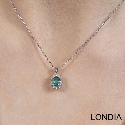 0.40 ct. Natural Oval cut Emerald and 0.08 ct. Diamond Necklace / 1124013 - 1