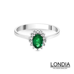 0.45 ct Oval Cut Emerald and 0.11 ct Diamond Engagement Ring / 1113508 - Londia Jewellery