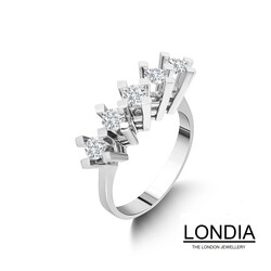 0.90 ct Diamond 5 Stone Wedding Ring / 1108767 - Londia Jewellery