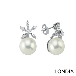 South Sea Pearl and 0.70 ct Pear Cut Diamond Earring / 1126093 - Londia Jewellery